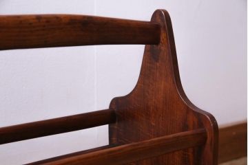 ビンテージ　民芸家具　樺材　なめらかな木肌が温もり感じるマガジンラック(本立て、収納)