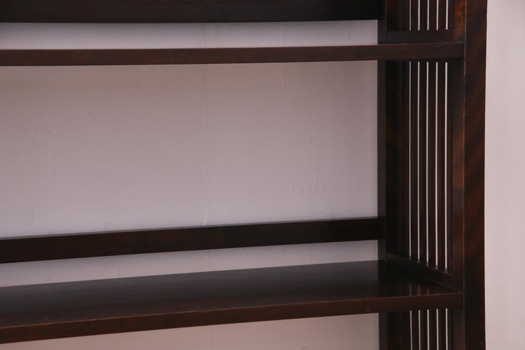 中古　北海道民芸家具　側面の格子がお洒落な本棚(飾り棚、陳列棚)