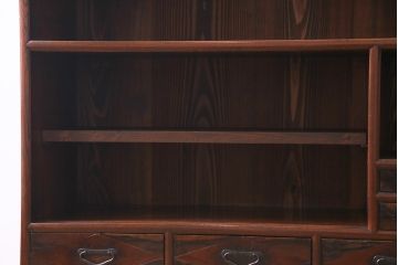 アンティーク家具　和製アンティーク　上手物!　ケヤキ・黒柿材　引き出しのデザインが珍しい戸棚(茶箪笥、収納棚)
