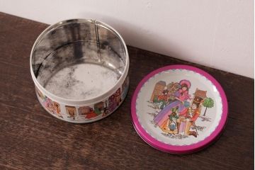 アンティーク雑貨　イギリスビンテージ　ビビットな色合いが可愛らしいティン缶(ブリキ缶、ビスケット缶)