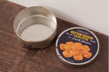 アンティーク雑貨　イギリスビンテージ　Smith Kendon　バタースコッチのティン缶(キャンディー缶)