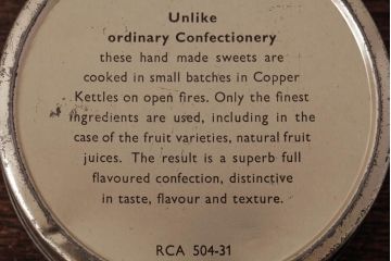 アンティーク雑貨　イギリスビンテージ　Smith Kendon　バタースコッチのティン缶(キャンディー缶)
