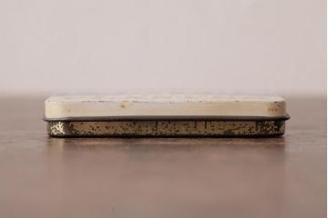 アンティーク雑貨　ビンテージ　Carter and Sons　レトロな色合いの絆創膏のティン缶(ブリキ缶)