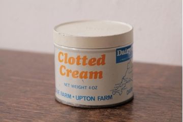 アンティーク雑貨　イギリスビンテージ　Dairy Crest　クロテッドクリームの缶(ティン缶、ブリキ缶)