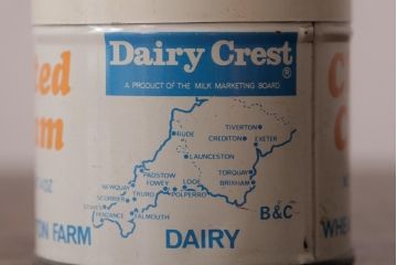 アンティーク雑貨　イギリスビンテージ　Dairy Crest　クロテッドクリームの缶(ティン缶、ブリキ缶)