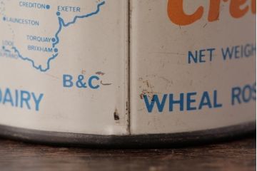 アンティーク雑貨　イギリスビンテージ　Dairy Crest　クロテッドクリームの缶(ティン缶、ブリキ缶)