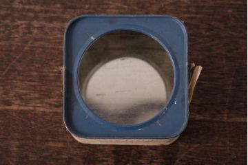 アンティーク雑貨　イギリスビンテージ　クラシカルな雰囲気漂う紅茶のティン缶(ブリキ缶)