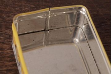 アンティーク雑貨　イギリスビンテージ　IAN LOGAN(イアン・ローガン)　TAXI 車の形のティン缶(ブリキ缶)