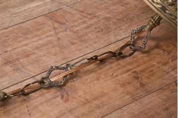 フランス製　細かな意匠が美しいガラスドロップシャンデリア(3灯、天井照明、吊り下げ照明)