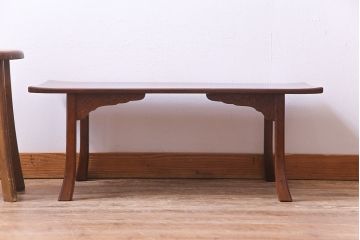 アンティーク雑貨　指物家具　桑材　柔らかな印象の杢目と意匠が品のある文机(飾り台、花台、ローテーブル)