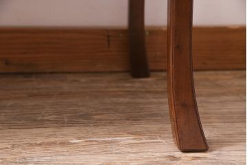 アンティーク雑貨　指物家具　桑材　柔らかな印象の杢目と意匠が品のある文机(飾り台、花台、ローテーブル)