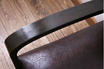 レトロ家具　ビンテージ　レトロな味わいを醸し出すアームソファ(1人掛けソファ)(3)