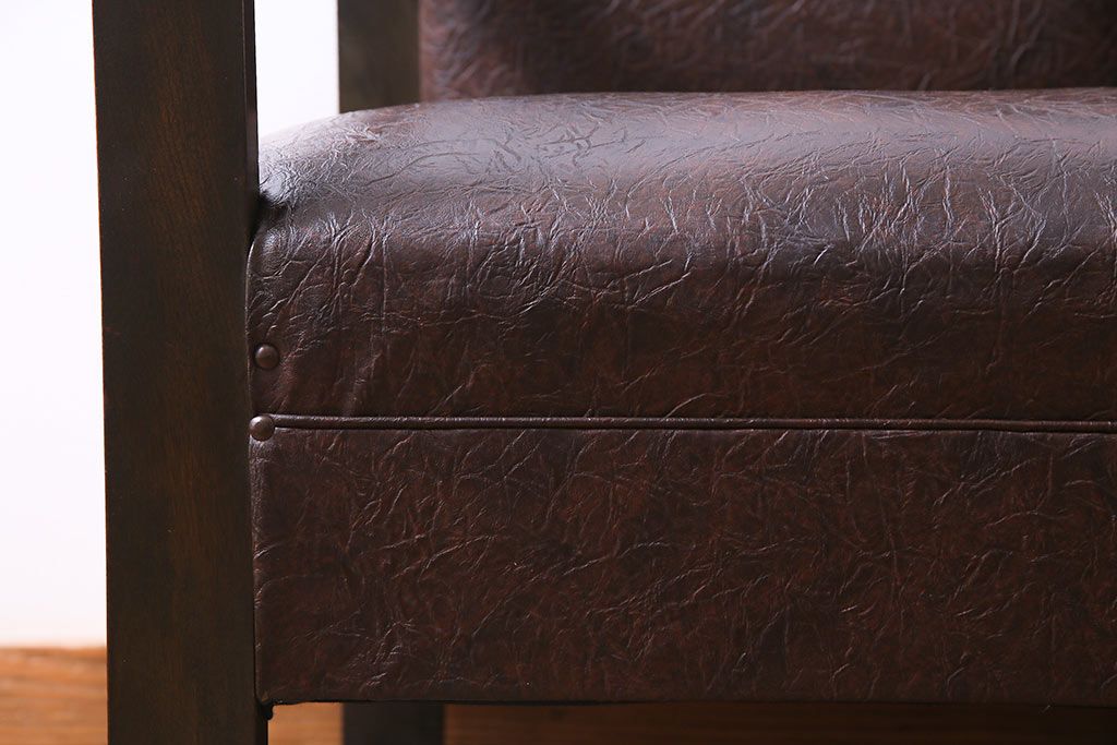 レトロ家具　ビンテージ　レトロな味わいを醸し出すアームソファ(1人掛けソファ)(3)