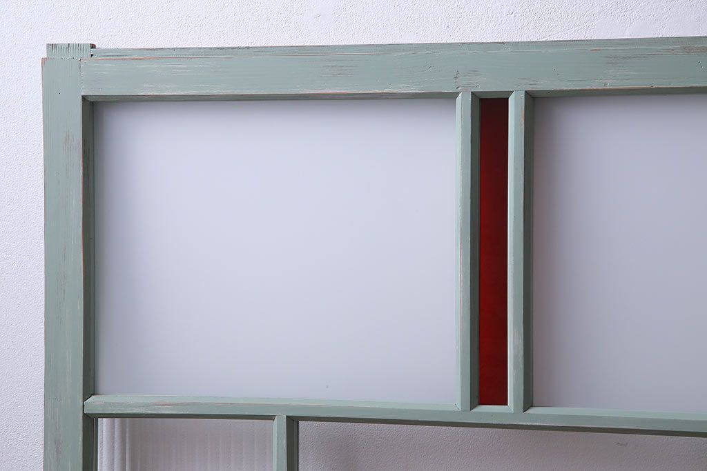 ペイント建具　赤い色ガラスがアクセントのフレンチシャビーなガラス戸2枚セット(窓、引戸)