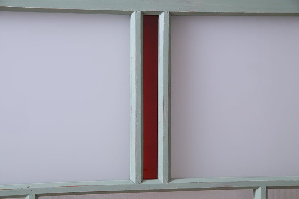 ペイント建具　赤い色ガラスがアクセントのフレンチシャビーなガラス戸2枚セット(窓、引戸)