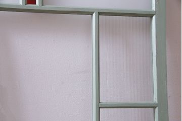 ペイント建具　赤い色ガラスがアクセントのフレンチシャビーなガラス戸2枚セット(窓、引戸)