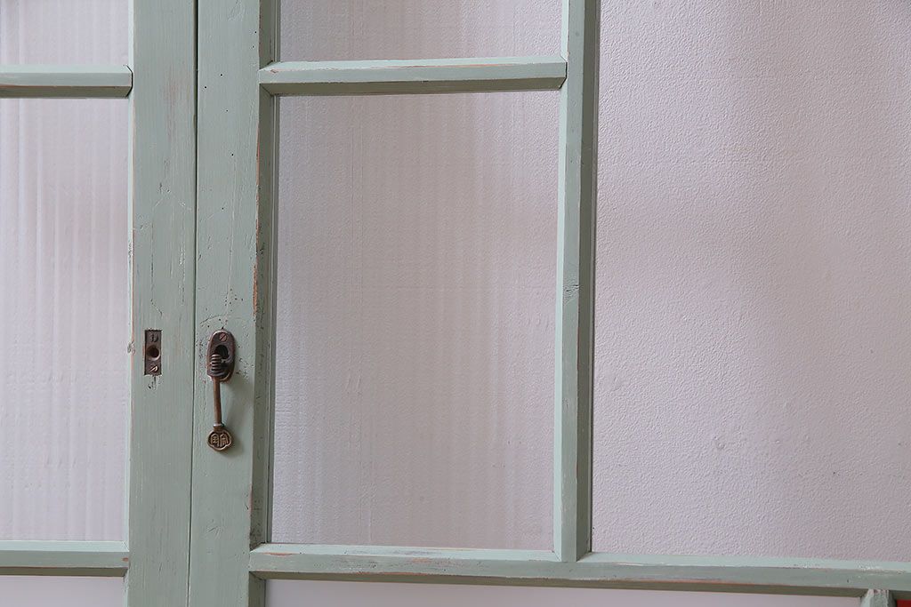 ペイント建具　赤い色ガラスがアクセントのフレンチシャビーなガラス戸2枚セット(窓、引戸)