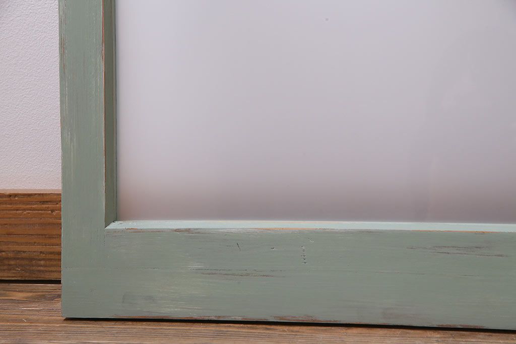 ペイント建具　赤い色ガラスがアクセントのフレンチシャビーなガラス戸2枚セット(窓、引戸)