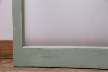 ペイント建具　赤い色ガラスがアクセントのフレンチシャビーなガラス戸2枚セット(窓、引戸)