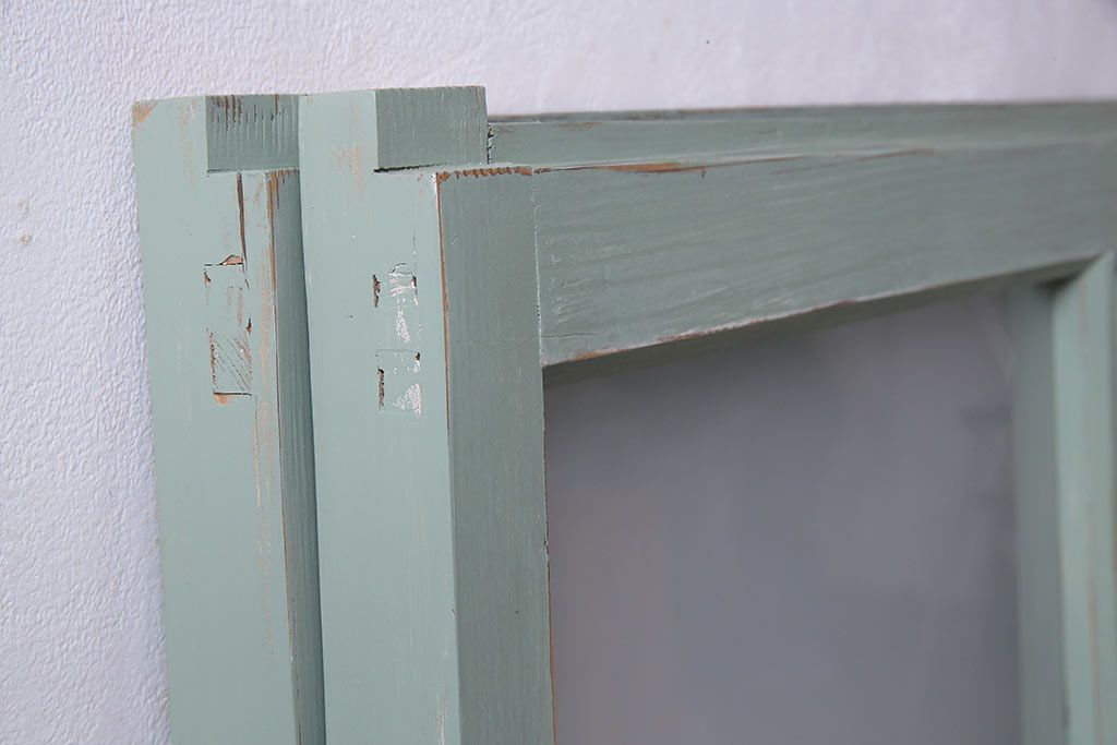 ペイント建具　赤い色ガラスがアクセントのフレンチシャビーなガラス戸2枚セット(窓、引戸)