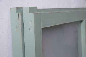 ペイント建具　赤い色ガラスがアクセントのフレンチシャビーなガラス戸2枚セット(窓、引戸)