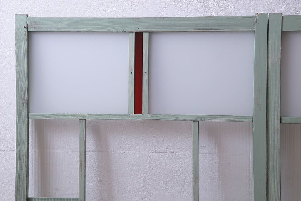 ペイント建具　赤い色ガラスがアクセントのフレンチシャビーなガラス戸2枚セット(窓、引戸)