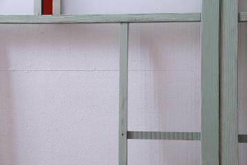 ペイント建具　赤い色ガラスがアクセントのフレンチシャビーなガラス戸2枚セット(窓、引戸)