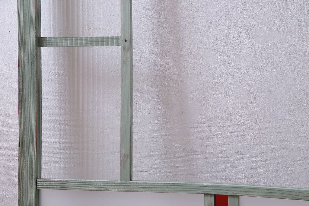 ペイント建具　赤い色ガラスがアクセントのフレンチシャビーなガラス戸2枚セット(窓、引戸)