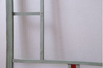 ペイント建具　赤い色ガラスがアクセントのフレンチシャビーなガラス戸2枚セット(窓、引戸)