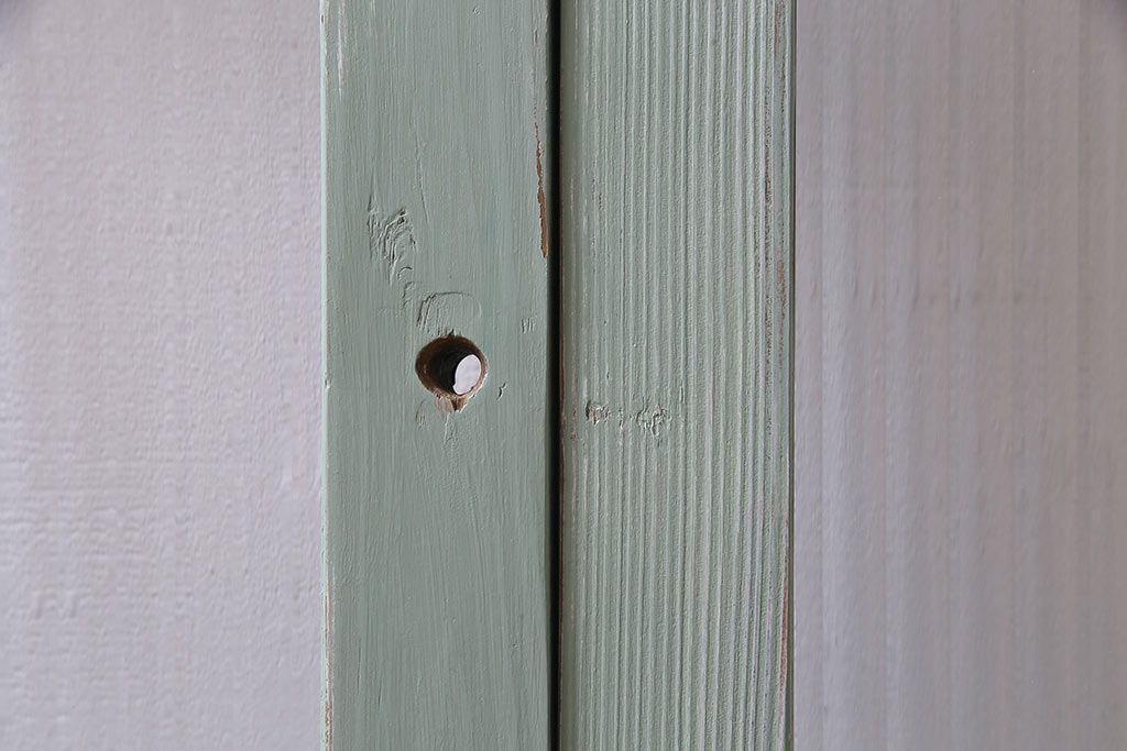 ペイント建具　赤い色ガラスがアクセントのフレンチシャビーなガラス戸2枚セット(窓、引戸)