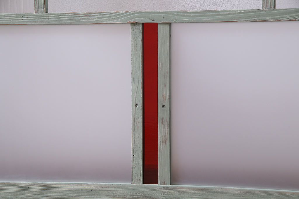 ペイント建具　赤い色ガラスがアクセントのフレンチシャビーなガラス戸2枚セット(窓、引戸)