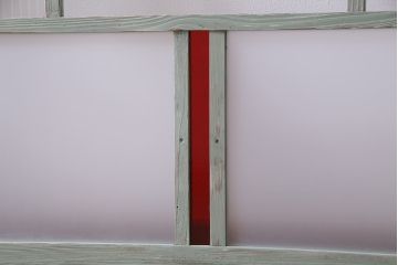 ペイント建具　赤い色ガラスがアクセントのフレンチシャビーなガラス戸2枚セット(窓、引戸)