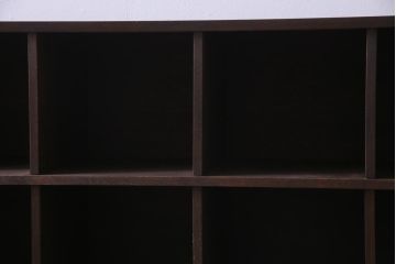 アンティーク家具　和製アンティーク　学校ロッカーをリメイクした脚付きマス目棚(ロッカー、収納棚、下駄箱、本棚)