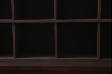 アンティーク家具　和製アンティーク　学校ロッカーをリメイクした脚付きマス目棚(ロッカー、収納棚、下駄箱、本棚)