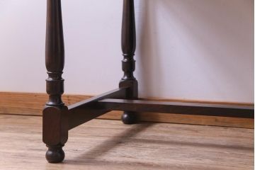 ビンテージ　松本民芸家具　T型　クラシカルなデザインがシック雰囲気漂う片袖机(デスク、在宅ワーク、在宅用作業台)(定価約37万円)