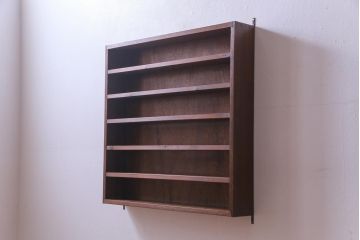 アンティーク家具　和製アンティーク　古材を使用したスリムなウォールラック(壁掛け飾り棚)