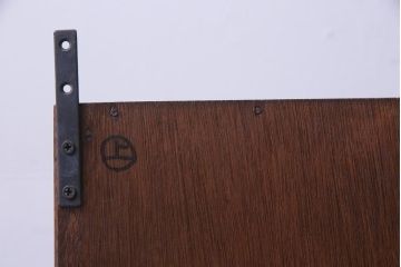 アンティーク家具　和製アンティーク　古材を使用したスリムなウォールラック(壁掛け飾り棚)