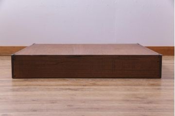 アンティーク家具　和製アンティーク　古材を使用したスリムなウォールラック(壁掛け飾り棚)