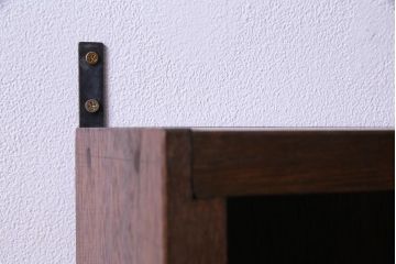 アンティーク家具　和製アンティーク　古材を使用したスリムなウォールラック(壁掛け飾り棚)(1)