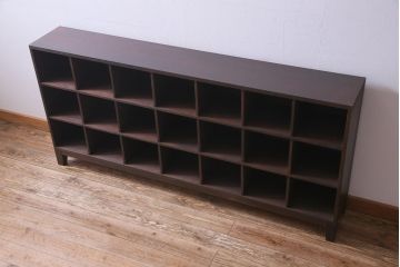 アンティーク家具　和製アンティーク　学校ロッカーをリメイクした脚付き3×7マス目棚(ロッカー、収納棚、下駄箱、本棚)