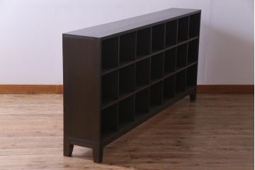 アンティーク家具　和製アンティーク　学校ロッカーをリメイクした脚付き3×7マス目棚(ロッカー、収納棚、下駄箱、本棚)