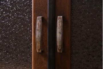 アンティーク家具　昭和中期　ダイヤガラス入り　味わい深い佇まいが魅力の戸棚(収納棚、キャビネット)
