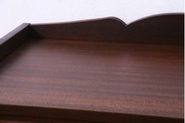 レトロ家具　昭和中期　ダイヤガラス入り　レトロな雰囲気が味のある脚付き戸棚(収納棚、キャビネット)