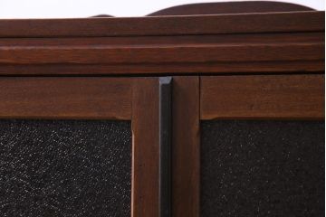 レトロ家具　昭和中期　ダイヤガラス入り　レトロな雰囲気が味のある脚付き戸棚(収納棚、キャビネット)