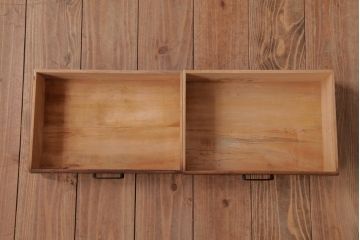 アンティーク家具　和製アンティーク　蒔絵が場を華やがせる素朴な小引き出し(小物収納)