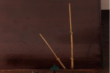 アンティーク家具　和製アンティーク　蒔絵が場を華やがせる素朴な小引き出し(小物収納)