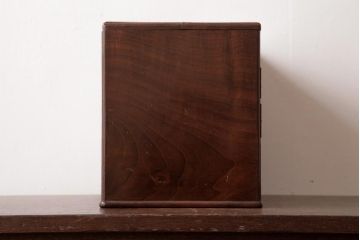 アンティーク家具　日本製　桑材　至れり尽くせりの収納スペースがうれしいソーイングボックス(裁縫箱、小引き出し)