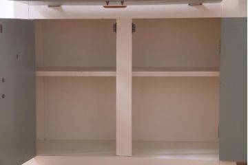 イギリスビンテージ　ペイント家具　レトロなデザインが可愛らしいキッチンキャビネット(収納棚、食器棚、キッチンボード)