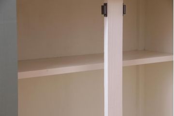 イギリスビンテージ　ペイント家具　レトロなデザインが可愛らしいキッチンキャビネット(収納棚、食器棚、キッチンボード)