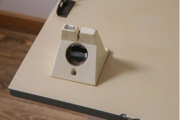 イギリスビンテージ　ペイント家具　レトロなデザインが可愛らしいキッチンキャビネット(収納棚、食器棚、キッチンボード)